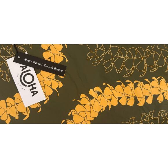 Aloha Collection Super Special limited Edition Puakenikeni Olive Dopp Kit - Picture 3 of 3